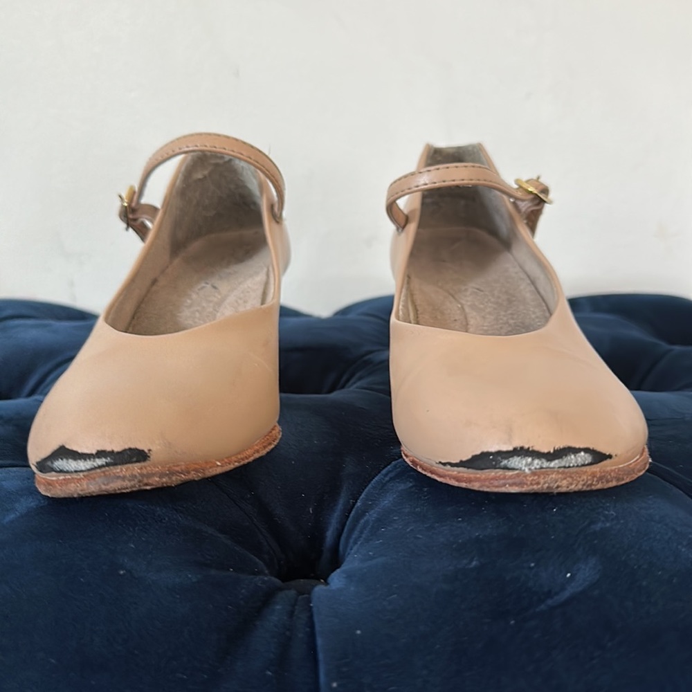 Capezio's Jr. Footlight shoe Size: 5.5 Caramel - Picture 6 of 10